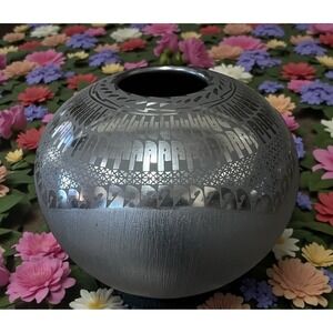 Mata Ortiz‎ Pottery Jose Martinez Black On Black Vase Olla Paquime Art Mexican